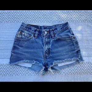 Levi’s 517 cutoffs